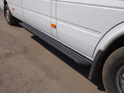 Порог алюминиевый Slim Line Black ТСС для Mercedes-Benz Sprinter 2014-2021